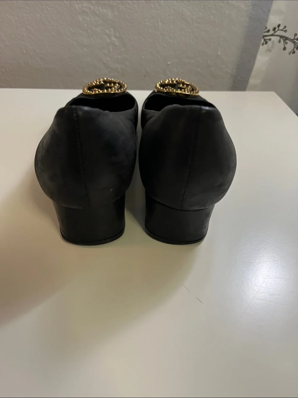 Gucci Black Leather Ballet Flats with Gold Studded GG